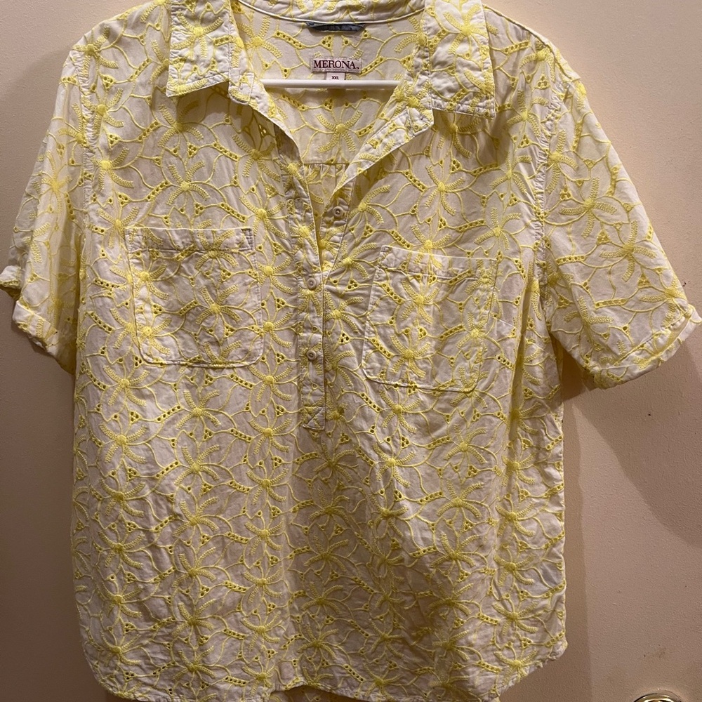 Merona Womens White and Yellow Patterned Shirt